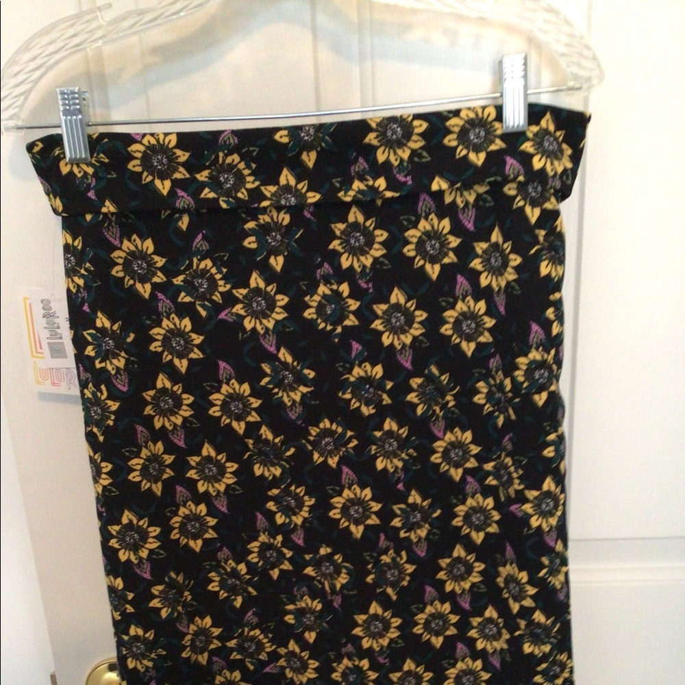 LuLaRoe M Sunflower Cassie Skirt